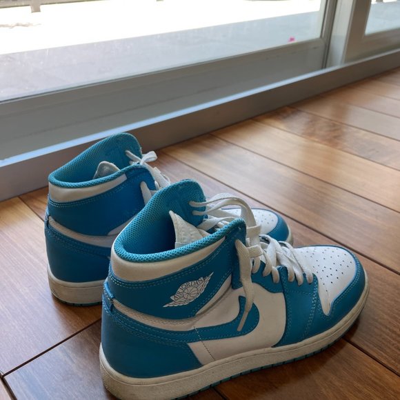 Air Jordan 1 Retro High OG BG 'UNC' US Youth 7 - Picture 4 of 7